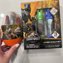 Jurassic World Jumbo Chalk & Wooden Marker Set