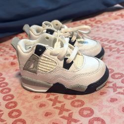 Jordan 4s
