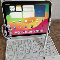Apple iPad 10th Generation 256GB  With  Keyboard case and Pencil 