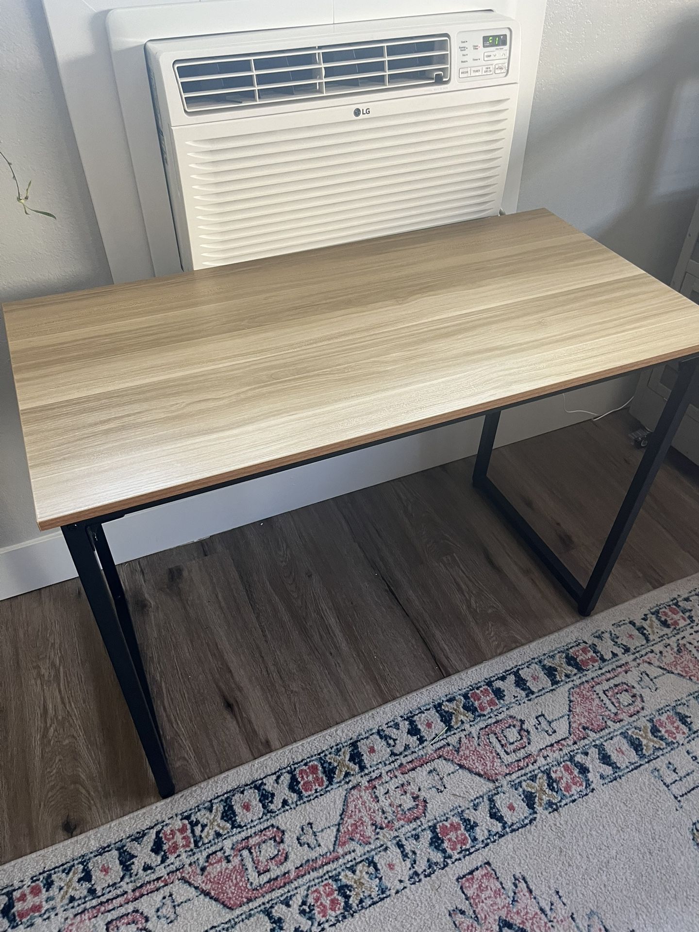 Desk - Good Condition