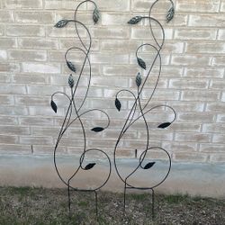 Autumn Leaf Trellis  Made Of  Metal
