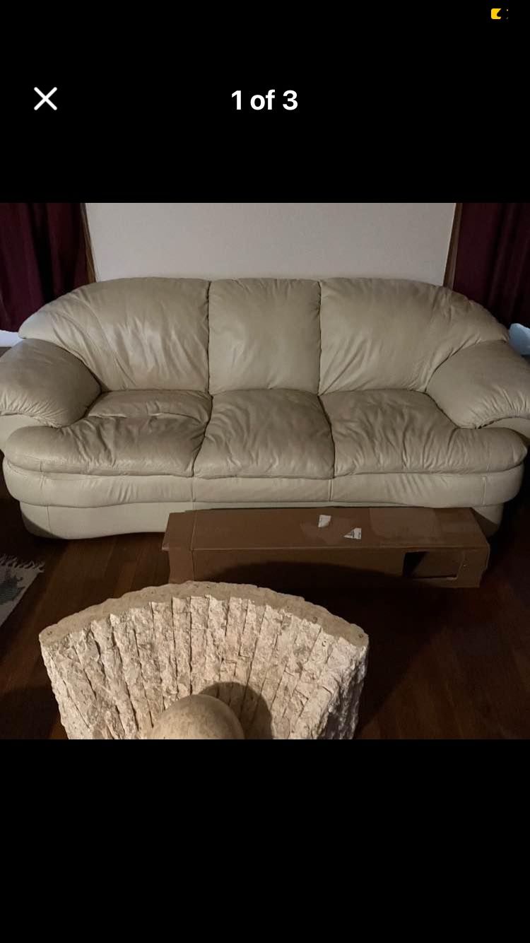Couch , Love Seat, Chair & Coffee Table Complete Set