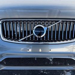 GRAY VOLVO XC90 FRONT BUMPER