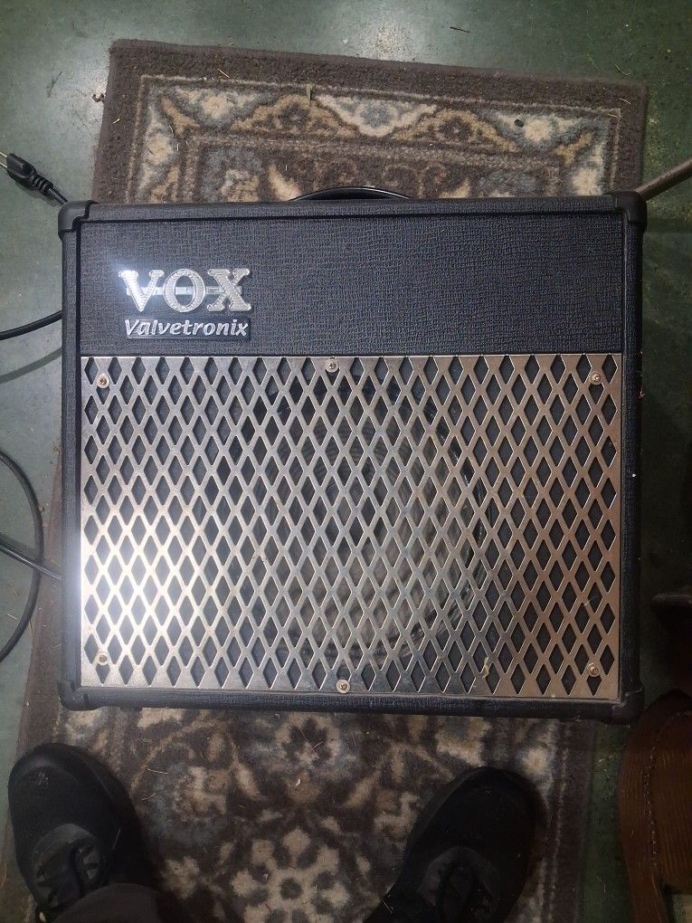 Vox Vavletronix 30-Watt 1×10 Modeling Guitar Amplifier