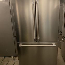 Beko beautiful stainless steel refrigerator looks like new French door everything works perfectly first come first served 