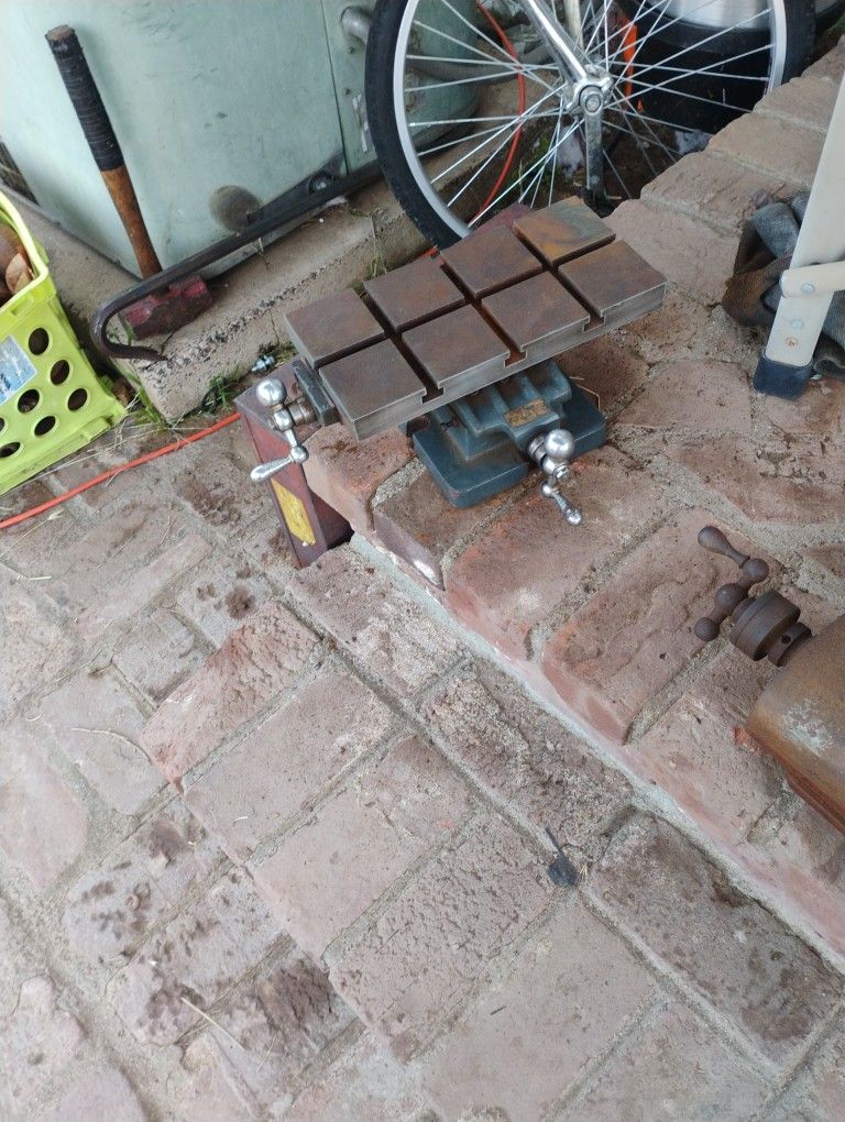 Palegren Table Compound Cross Table