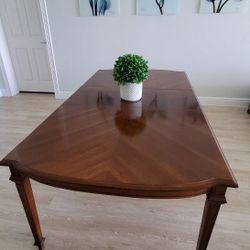 Dining Room Table 