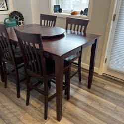 Dining Table & Chairs