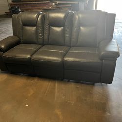 Leather Reclining Couch Great Condition  Moving No Room For It Must Go Tonight 