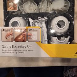 VTECH Baby Monitor/Safety Essentials Set