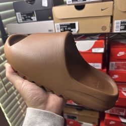 Adidas yeezy slide flax size 9 men’s new