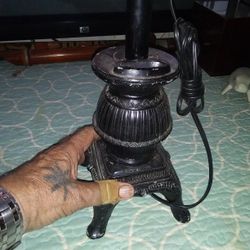    Vintage Cast iron.  Potbelly Lamp.very Old.  Limpshade Has.D.o.i.