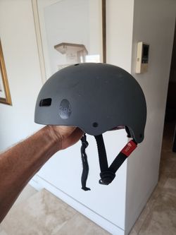 Snowboard Helmet size Medium. Excellent Condition