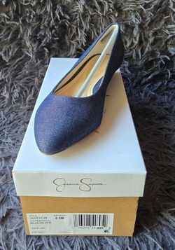 Shoes size # 6.5