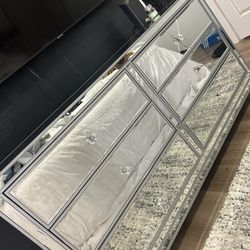 Mirror Dresser