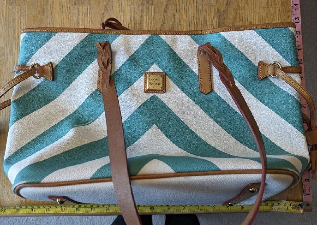 Dooney & Bourke tote