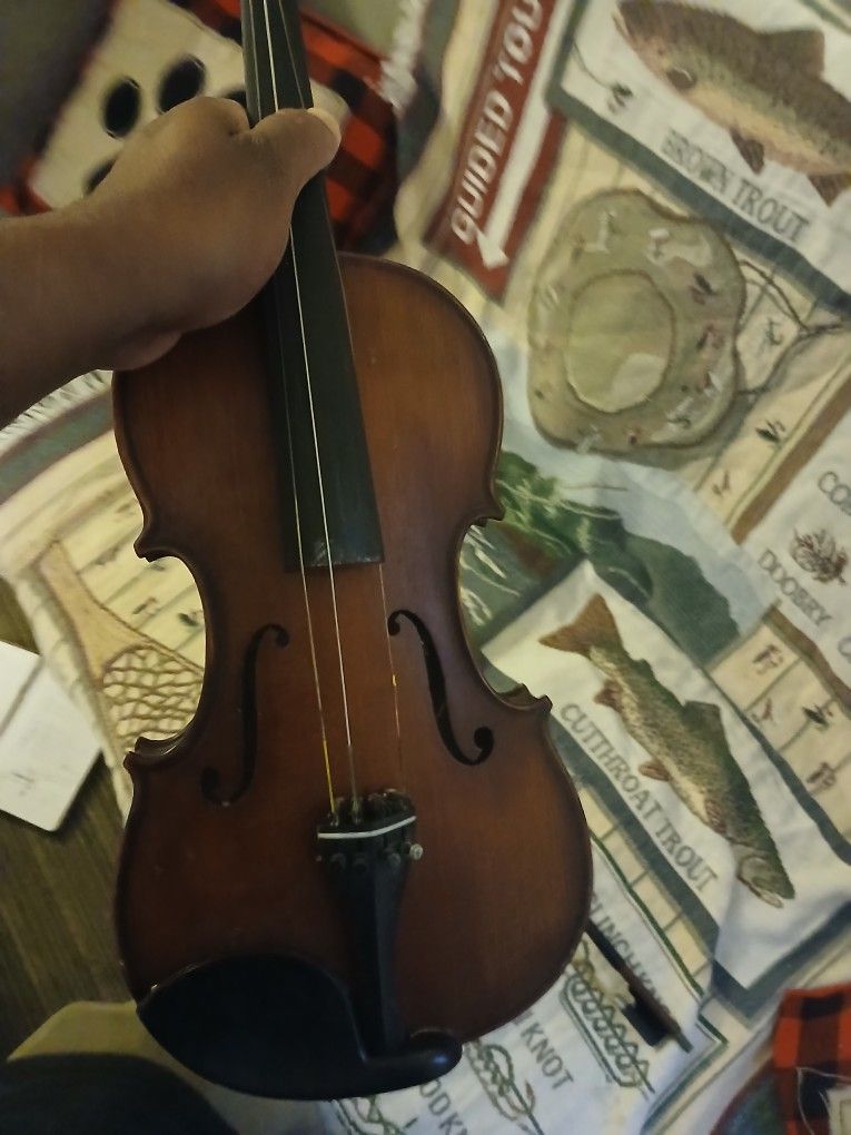 Violin .... Perfect Condition Except Needs Restring