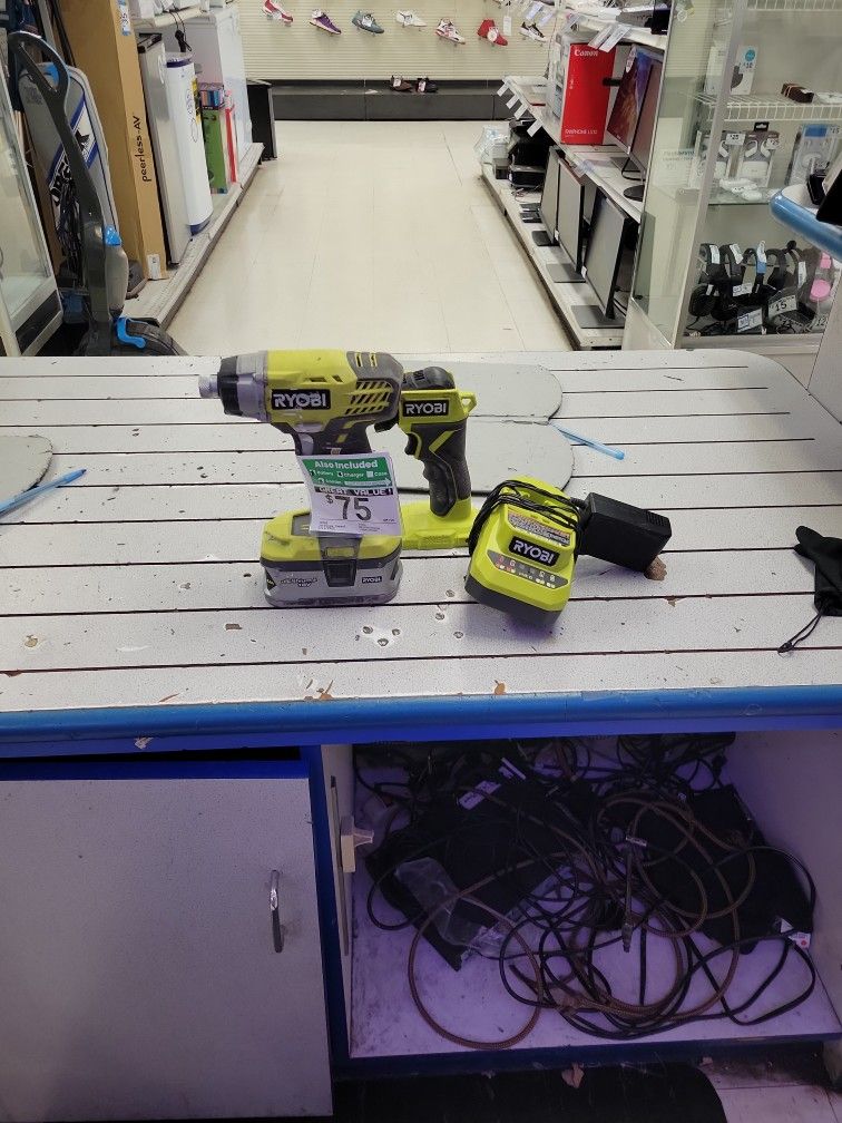 Ryobi Impact And Flashlight Combo