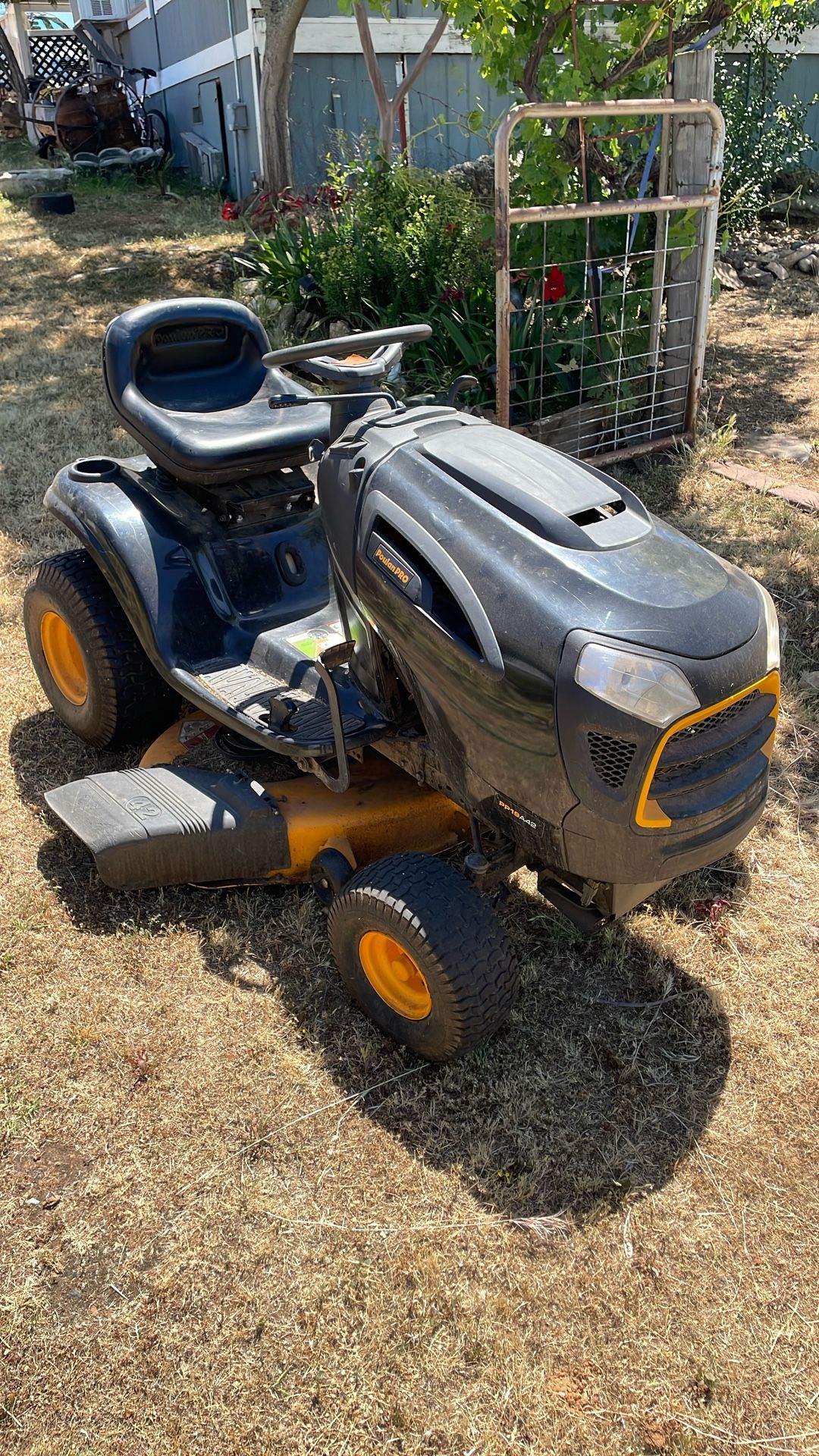 Poulan Pro Riding Lawn Mower