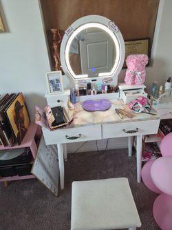Make up vanity