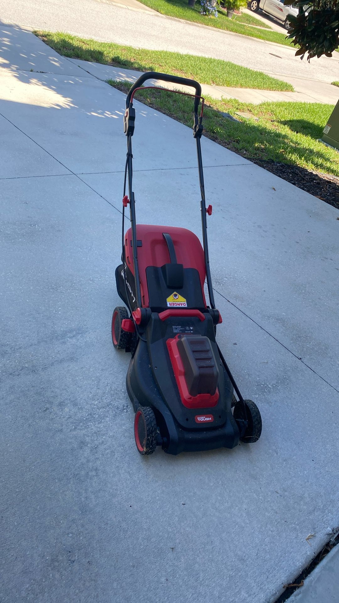 Lawn Mower HYPER TOUGH  BATTERY OPERATED