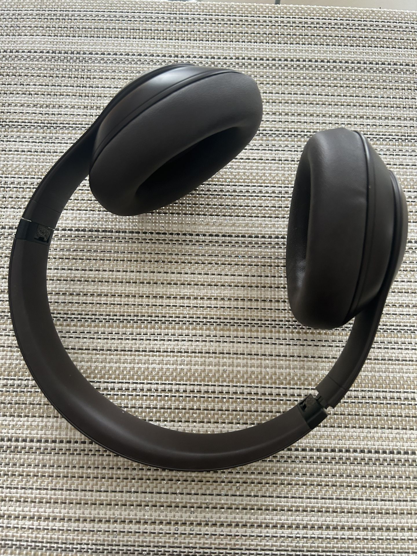 Beats Studio Pro Bluetooth Wireless Headphones - Deep Brown 