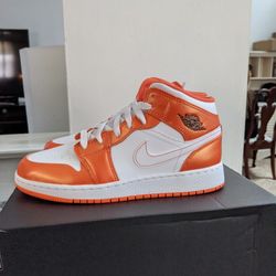 Jordan 1 Mid Size 5.5y