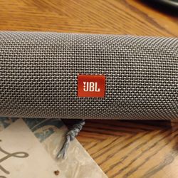 JBL Flip 5 Wireless Bluetooth Speaker (Grey)