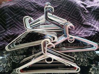 Sturdy plastic hangers (73)