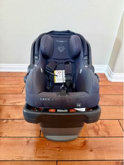 UPPAbaby Mesa V2 Car Seat, Base, and Travel Bag