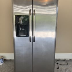 Frigidaire side By Side Stainless Steel Refrigerator 