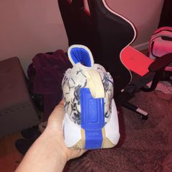 lebron XIV blue black n white
