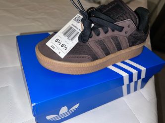 Brand new! Never worn ADIDAS SAMBA $50