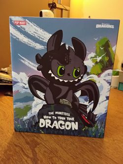 THE MONSTERS HOW TO TRAIN YOUR DRAGON FIGURE (TOOTHLESS BLACK VERSION) NEW, OPEN BOX $99
