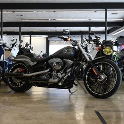 2017 HARLEY DAVIDSON BREAKOUT