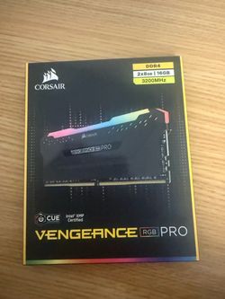 16 GB (2x8 GB) CORSAIR Vengeance RGB PRO DDR4 RAM