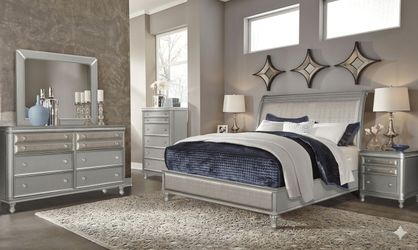 ✨ Queen Bedroom Set Deal! ✨