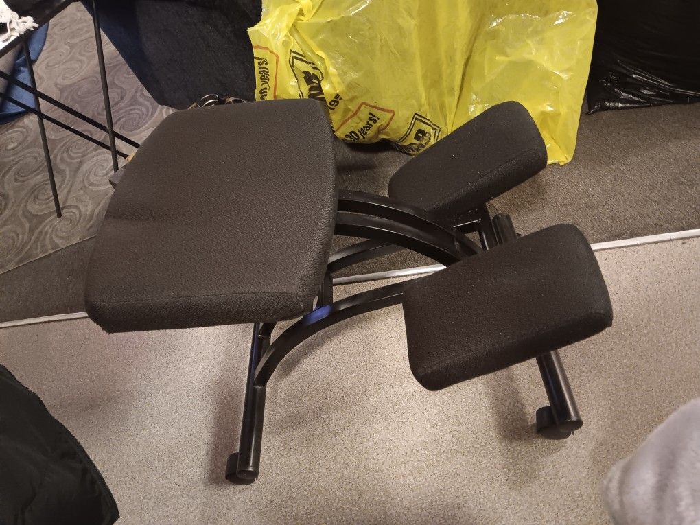 Ergonomic Kneeling Chair