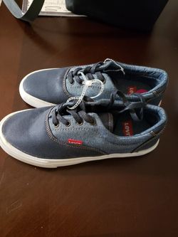 Levi's shoes new