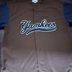 New York Yankee jersey size X large 