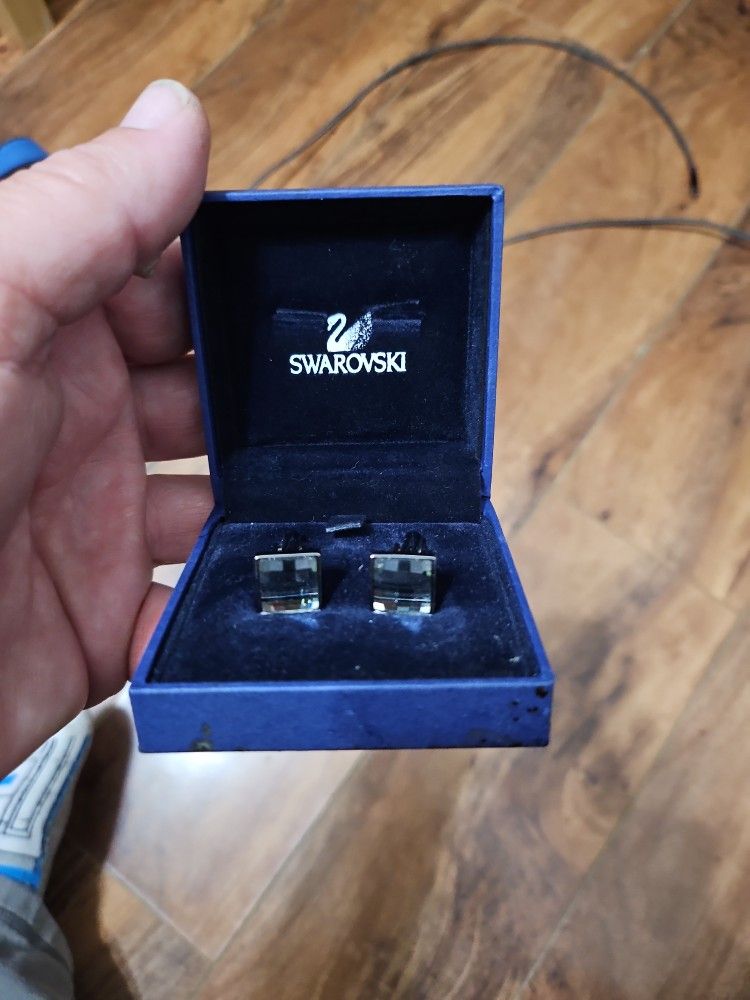 SWAROVSKI