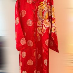 Men red Ao dai 