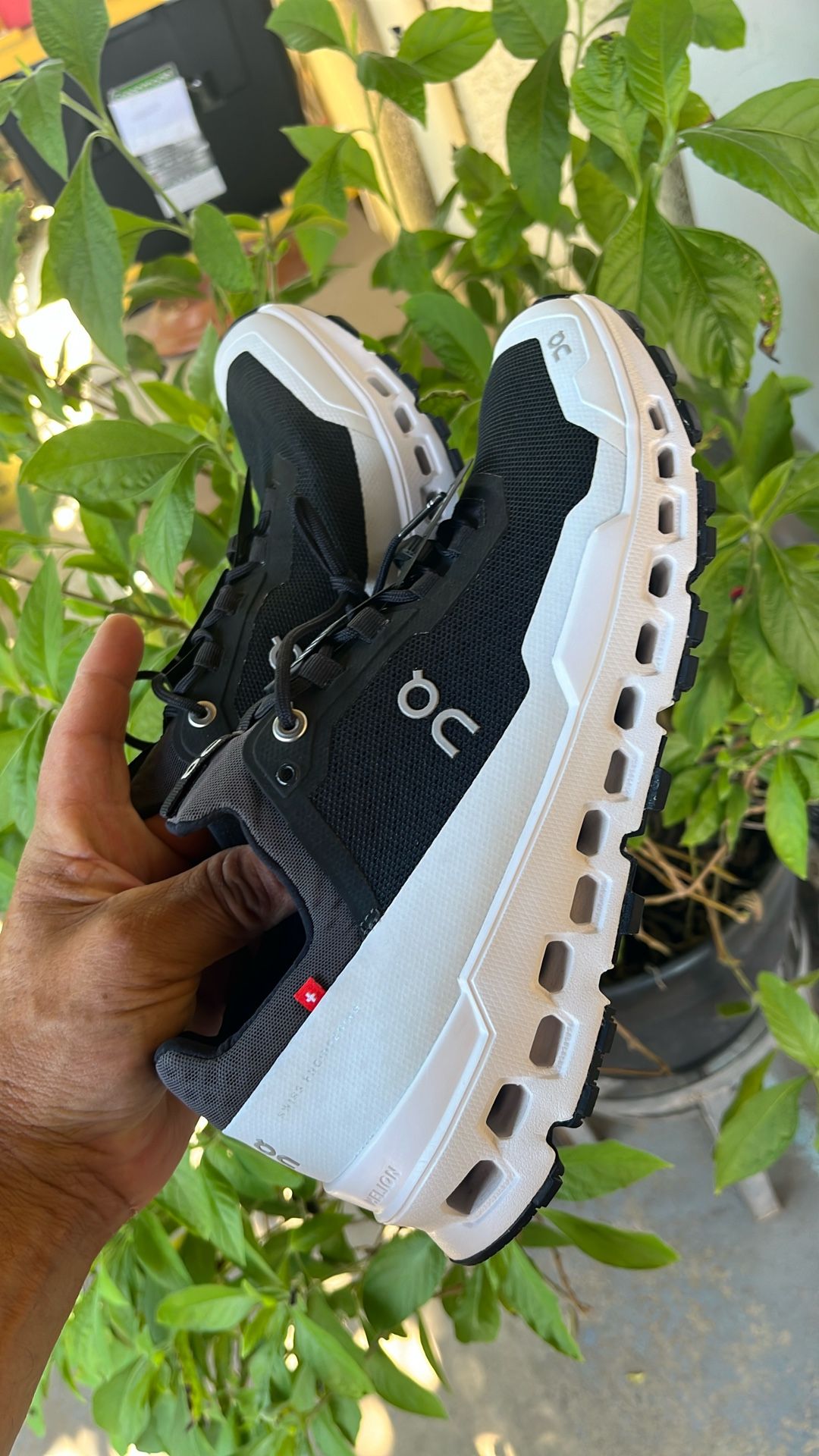 Tenis On Cloud Para Mujer Size 9 están nuevos