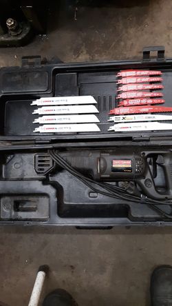 Craftsman 9.0 amp Reciprocating saw -w/blades