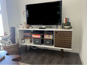 TV Stand / Entertainment Console