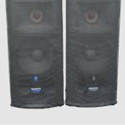 Mackie 2 Speaker SRS 1530 and two sub 1500