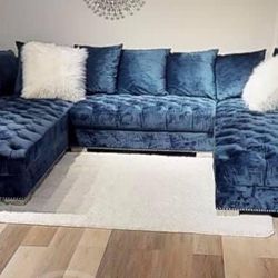 Sectional In Stock For Immediate Delivery 