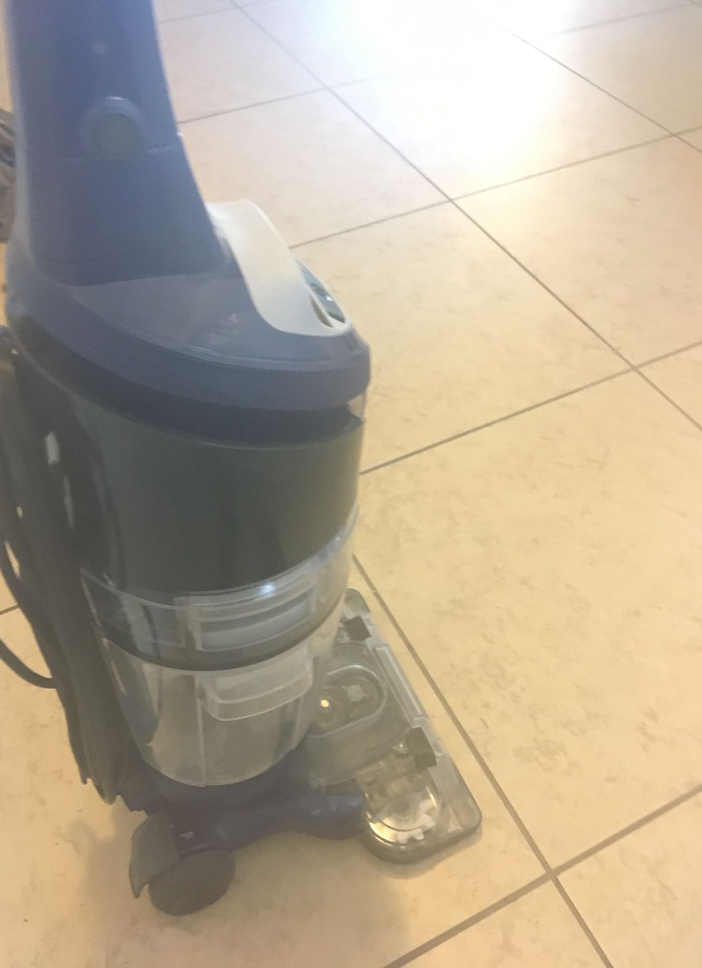 Oreck Floor cleaner FREE (doesn’t start)