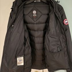 Authentic . Size M. Black.