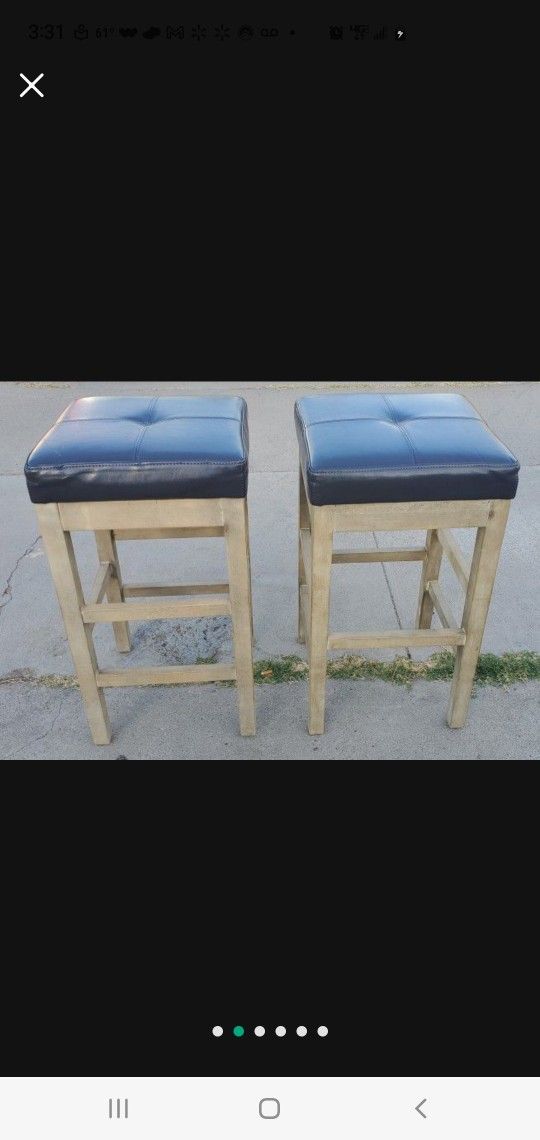 Set Of 2 Valencia Bonded Leather Stools